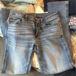 American Eagle Outfitters Men's Straight Jeans in Light Blue Wash